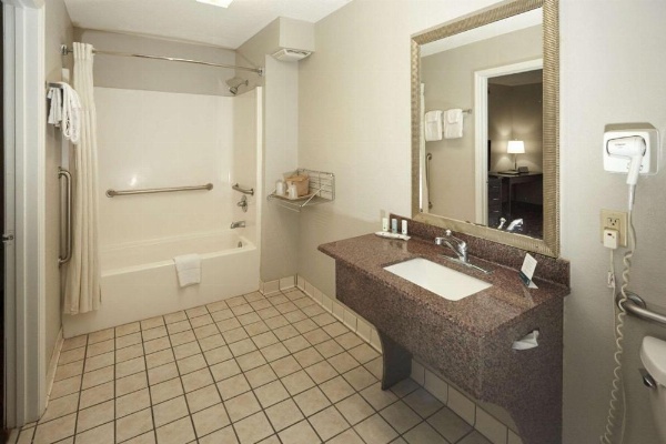 Quality Inn Augusta West Near Fort Eisenhower image 15